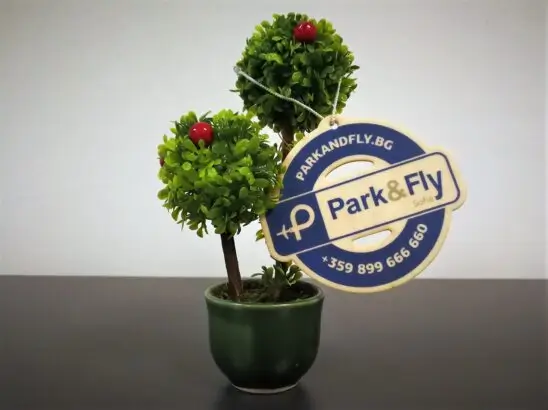 Фирмен автомобилен ароматизатор с логото на Park&Fly.